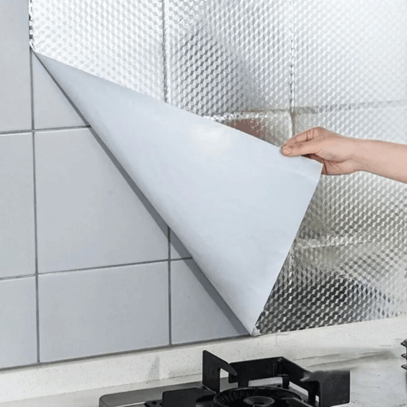 Papier peint  en  aluminium décoratif pour la cuisine  (Longueur 5 mètres, largeur 40 centimètres )